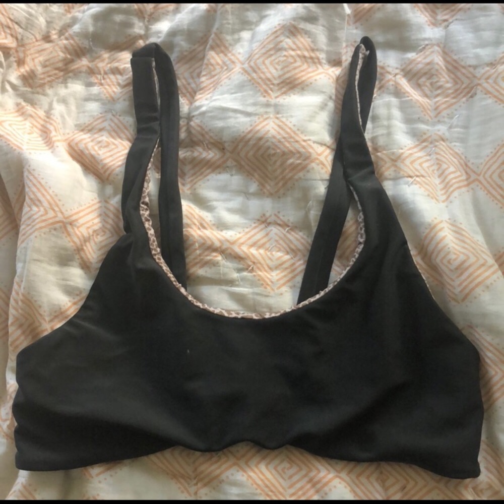 Acacia shadow large top